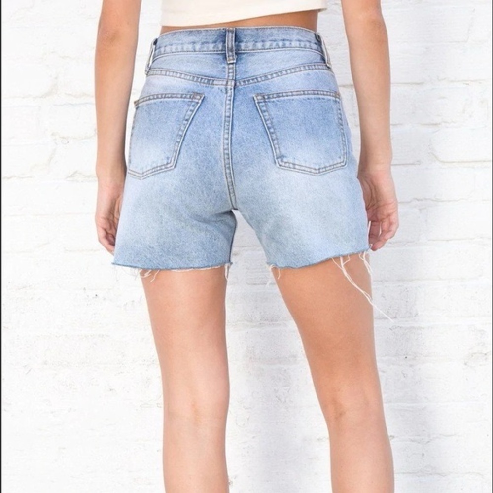 Brandy Melville Light wash Jean shorts Size small
